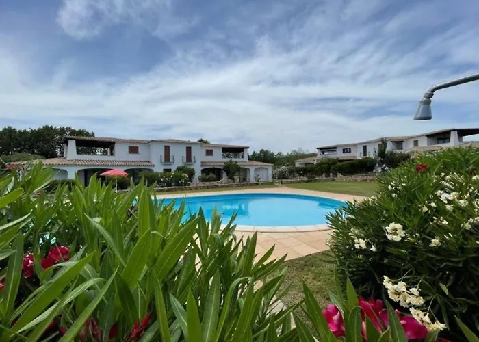 Luisa In Budoni, Shared Pool *