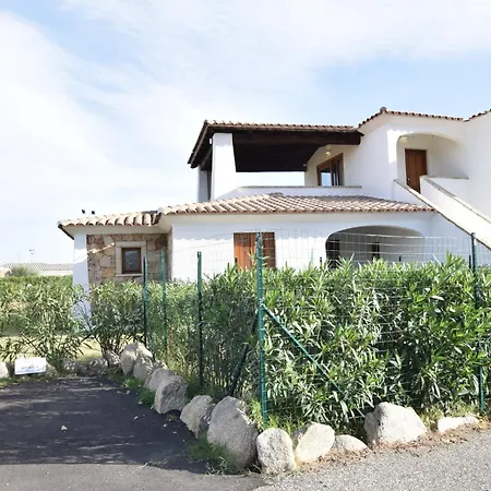 Luisa In Budoni, Shared Pool Apartman Limpiddu