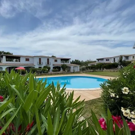 Luisa In Budoni, Shared Pool *