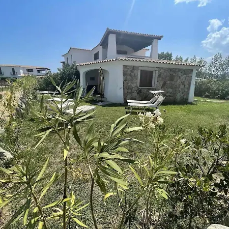 Luisa In Budoni, Shared Pool Apartmán